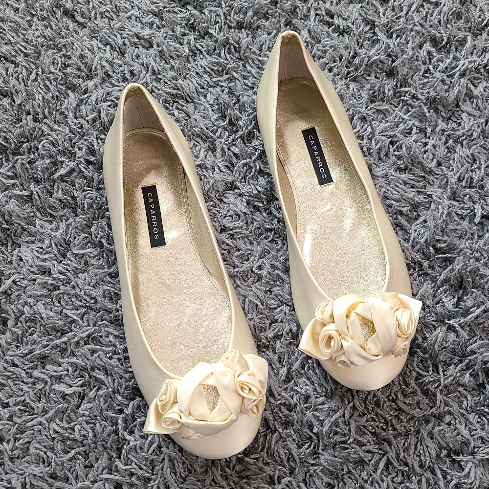 3$20 Ivory Silk Bridal Flats - 5.5